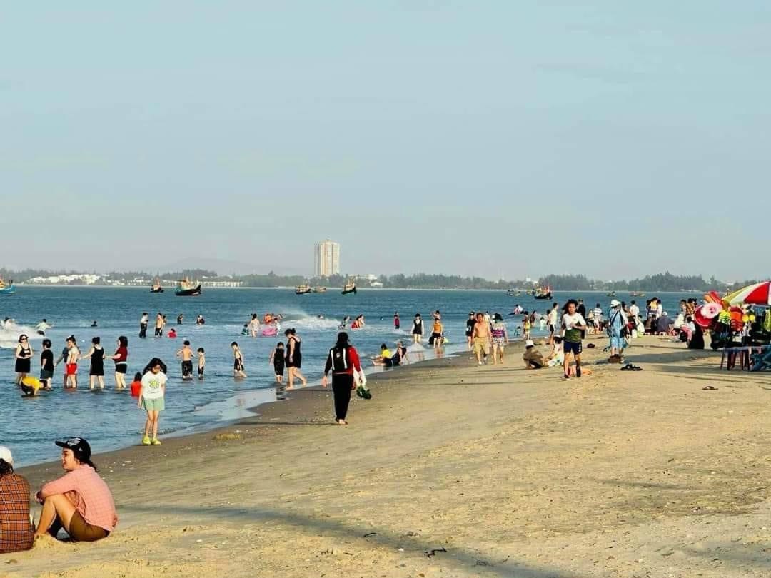 Cần bán 6925 m2 đất mặt tiền biển khu du lịch Long Hải, huyện Long Điền.