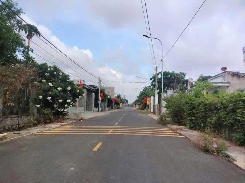 Cần bán lô đất đẹp mặt tiền đường nhựa khu dân cư hiện hữu, xã Tam An, huyện Long Đất