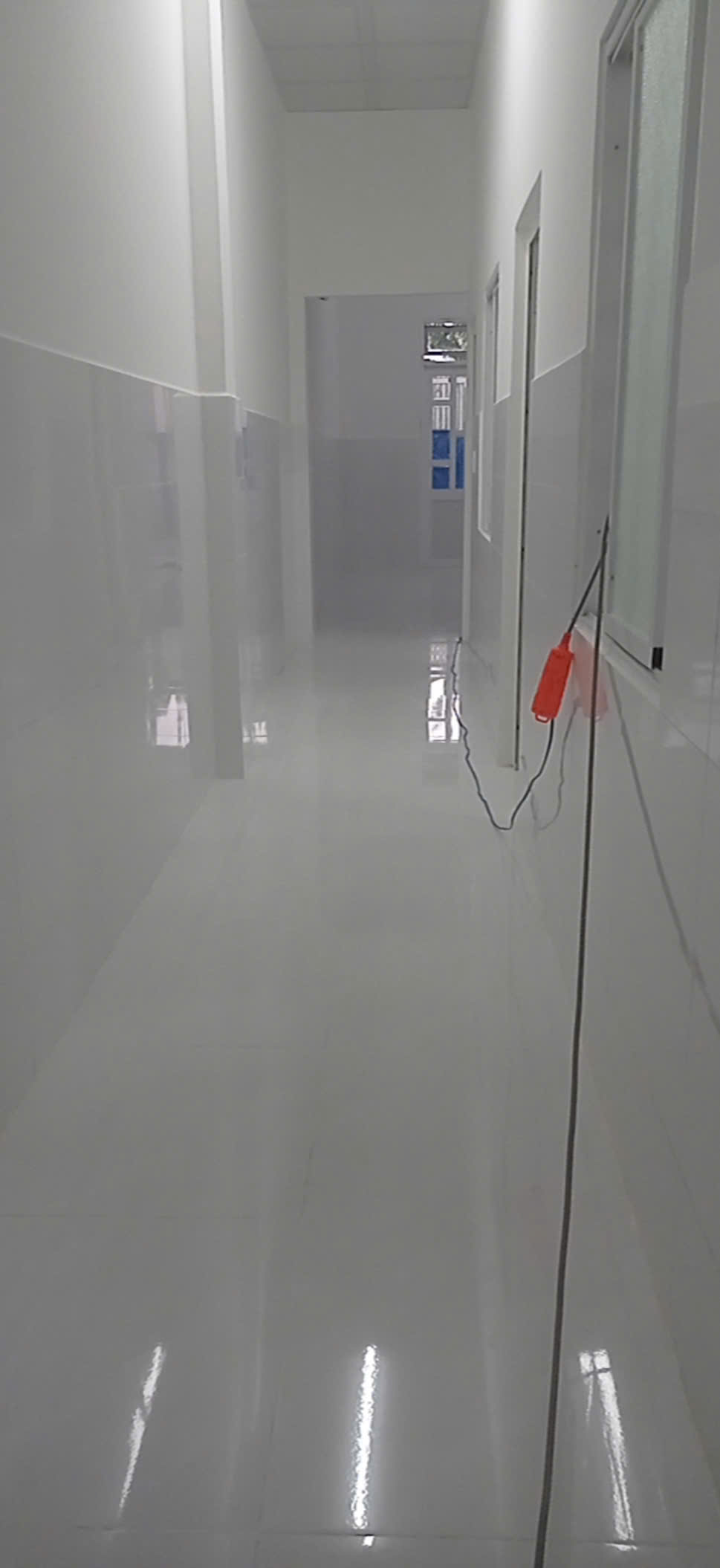 Nhà cho tbue nguyên căn san đậu xe rộng rãi thoáng mát Diện tích 125 m2 .