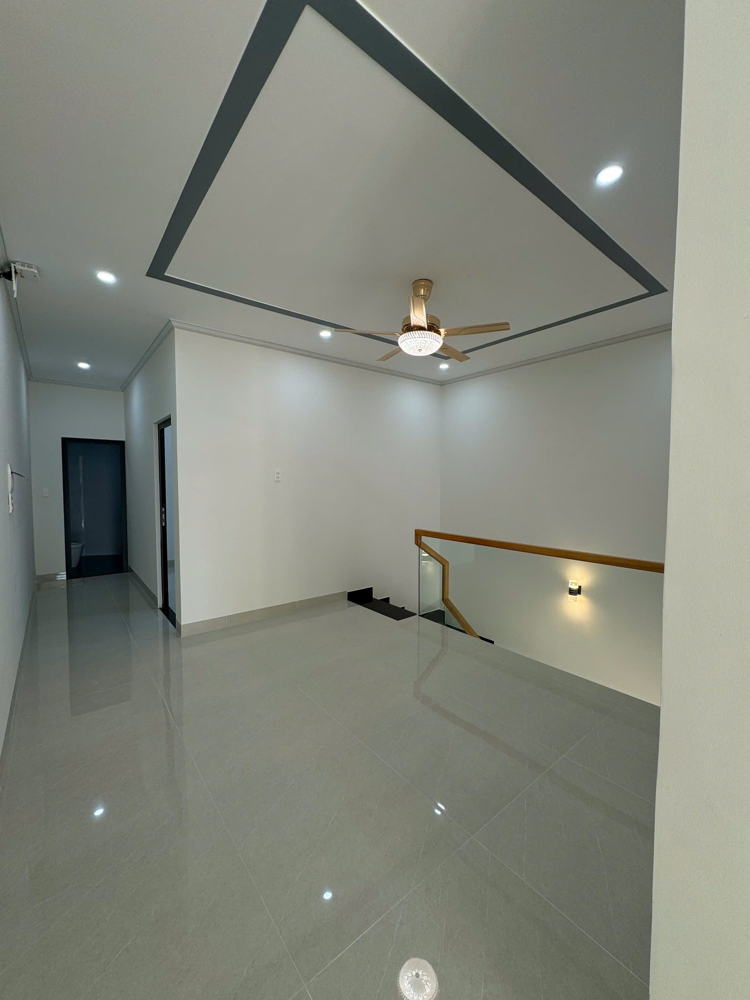 Bán nhà xây mới kiên cố 1 trệt 1 lầu, phong cách hiện đại, nhà mới 100% dọn vào ở ngay