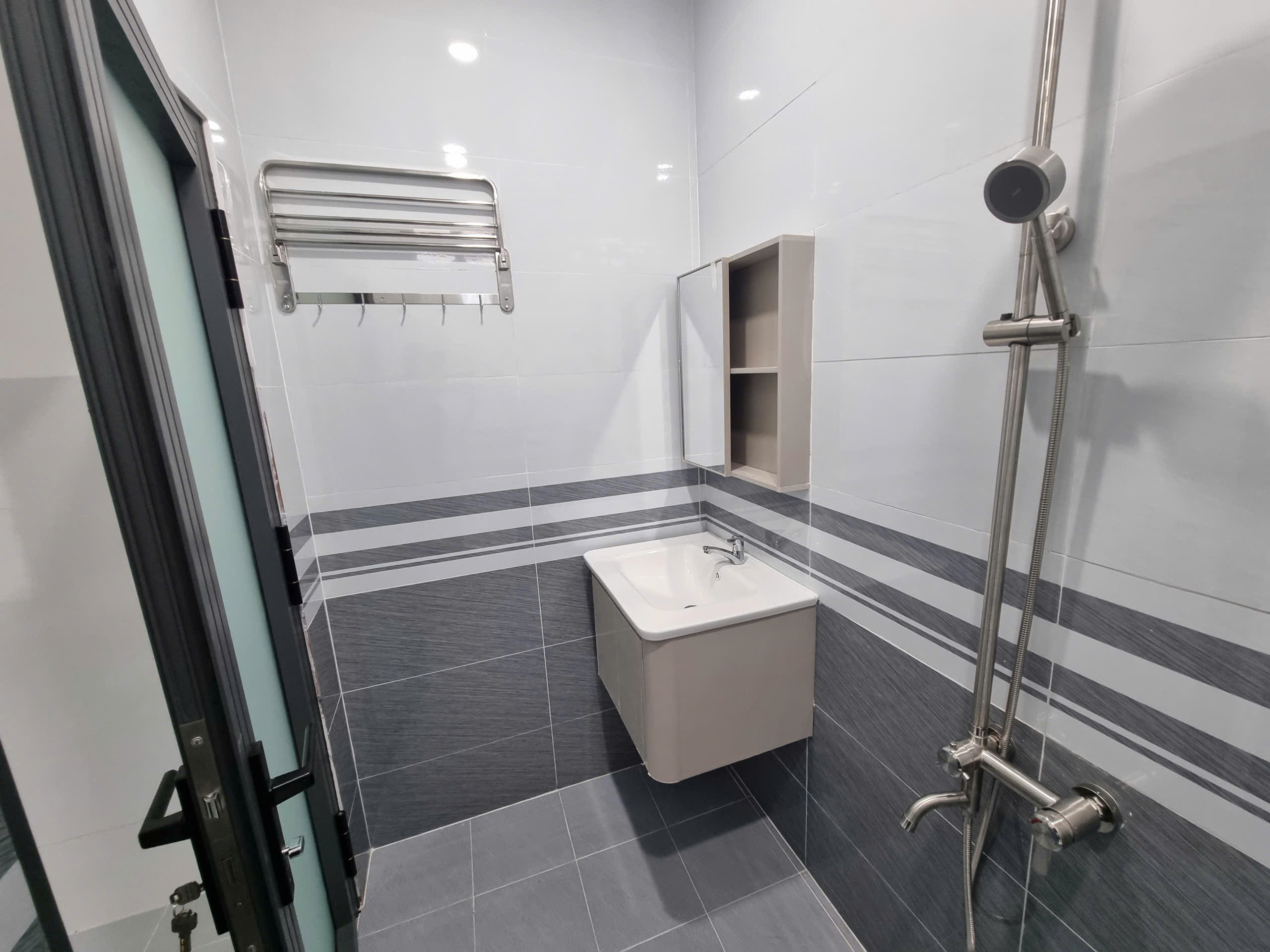 NHÀ MỚI ĐẸP – GIÁ TỐT TRUNG TÂM LONG ĐIỀN, TP.HCM