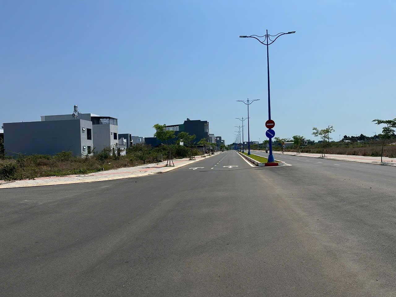 ĐẤT GÓC 2 MẶT TIỀN – TRỤC CHÍNH 26M – KHU TĐC PHƯỜNG TAM LONG