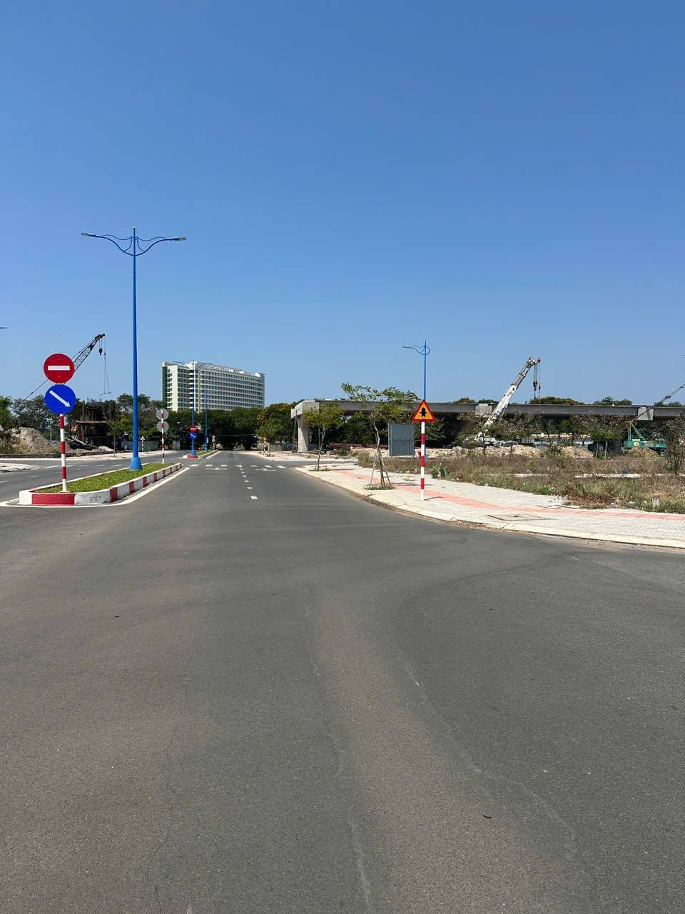 ĐẤT GÓC 2 MẶT TIỀN – TRỤC CHÍNH 26M – KHU TĐC PHƯỜNG TAM LONG