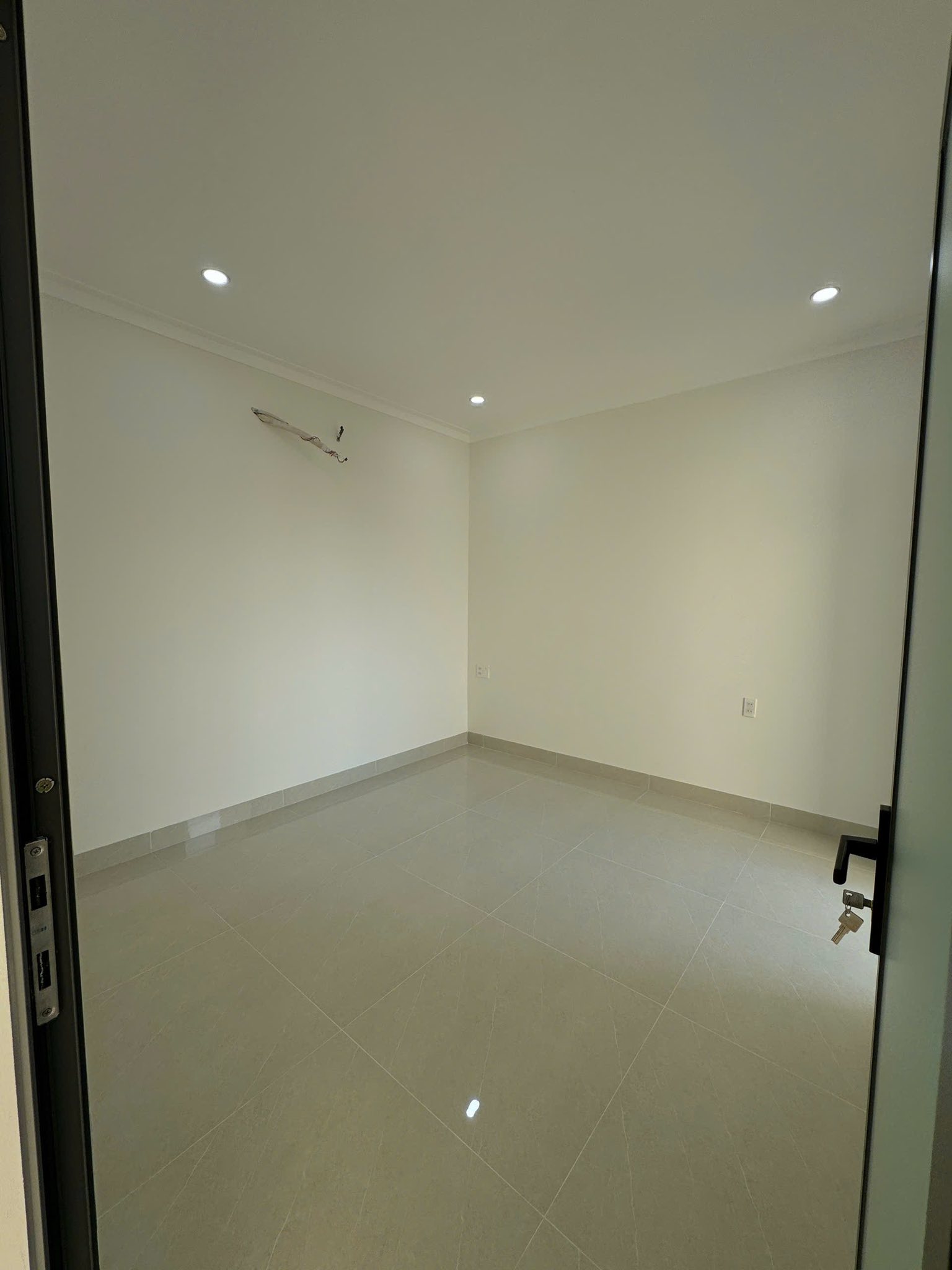 Bán nhà xây mới kiên cố 1 trệt 1 lầu, phong cách hiện đại, nhà mới 100% dọn vào ở ngay