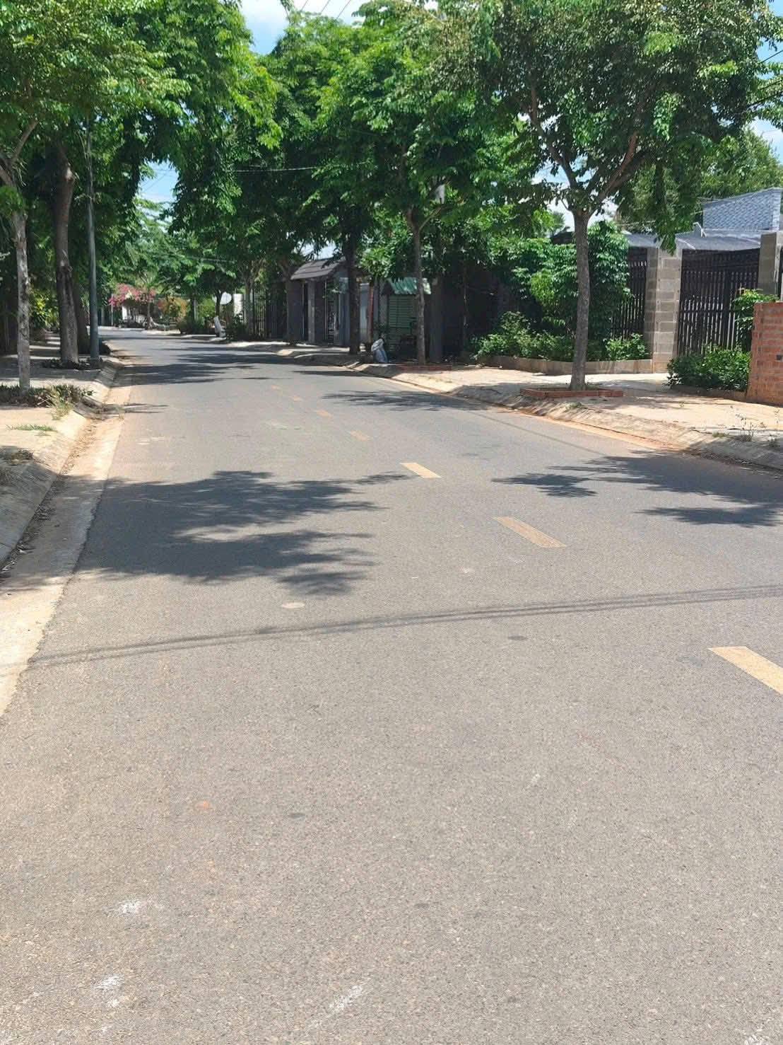 Cần bán lô đất 7m x 17.4m nhánh đường số 9, Long Phước (P. Tam Long, TP.HCM)