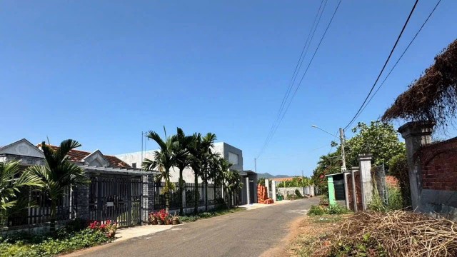 BÁN ĐẤT 7M X 35M MẶT TIỀN ĐƯỜNG 85 HÒA LONG